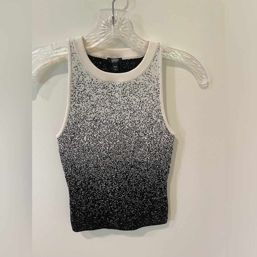 Express body contour top NWT
